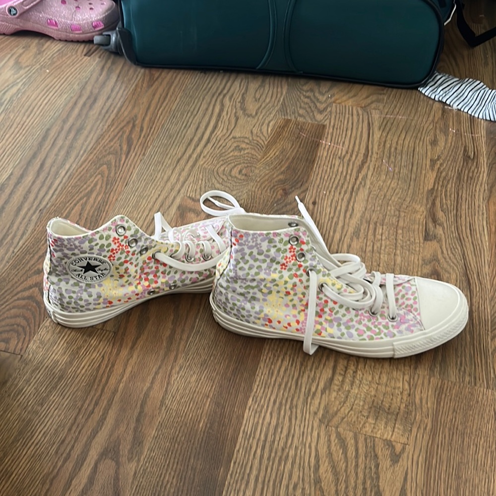 dotted converse